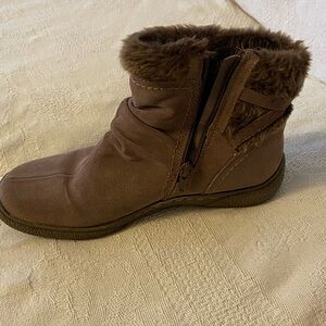 BareTraps Brown Fur-Lined Winter Boots